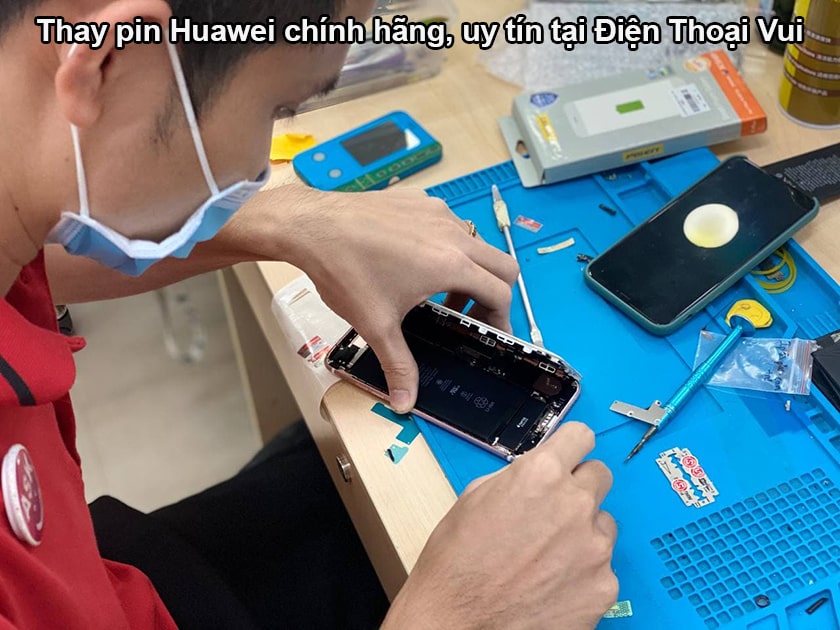 Thay pin Huawei chính hãng ở đây uy tín?