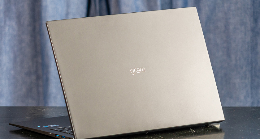 Laptop LG Gram 2022 được thiết kế với đa dạng cổng kết nối