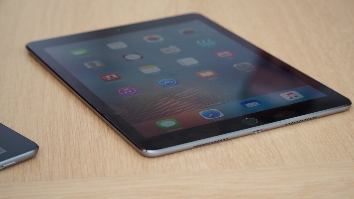 iPad Air 9.7 - máy tính bảng giá rẻ dưới 3 triệu