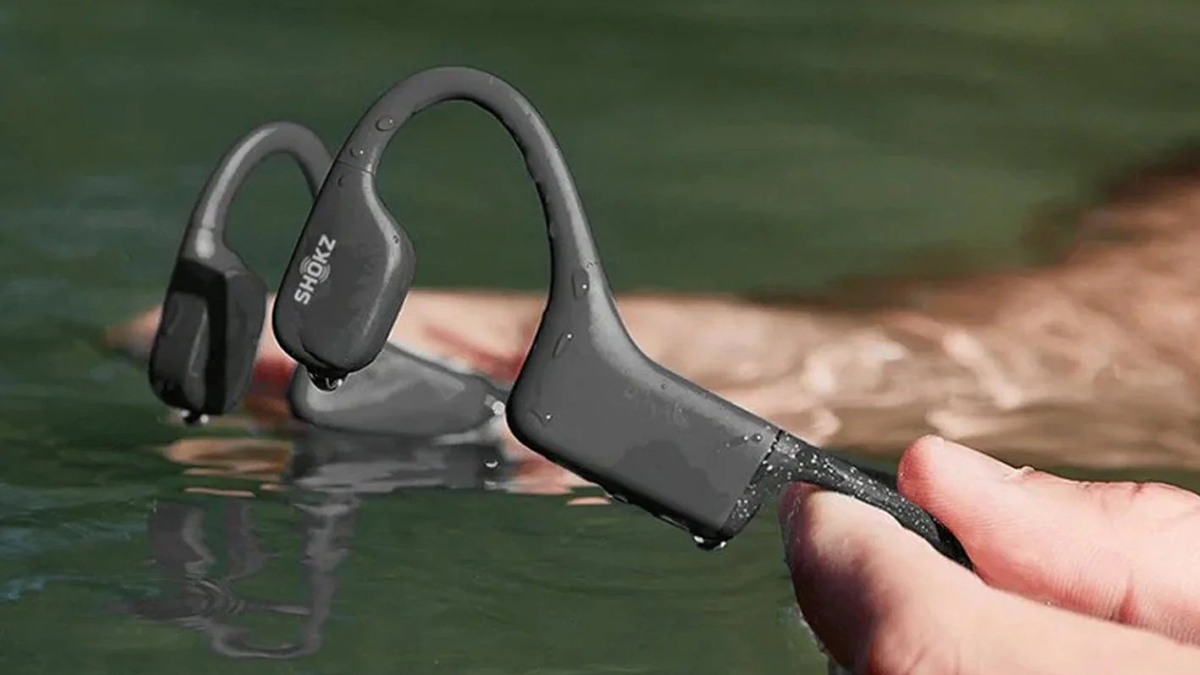Shokz OpenSwim giá tốt cho khả năng chống nước tối ưu 