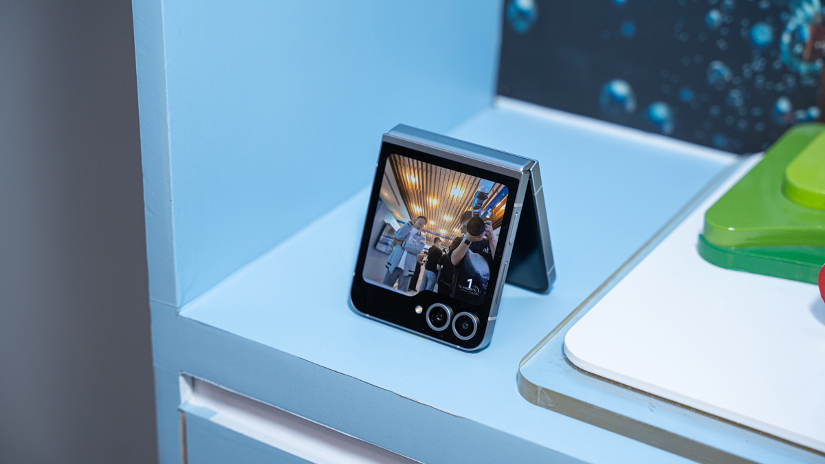 Đánh giá Samsung Galaxy Z Flip 7 về thiết kế